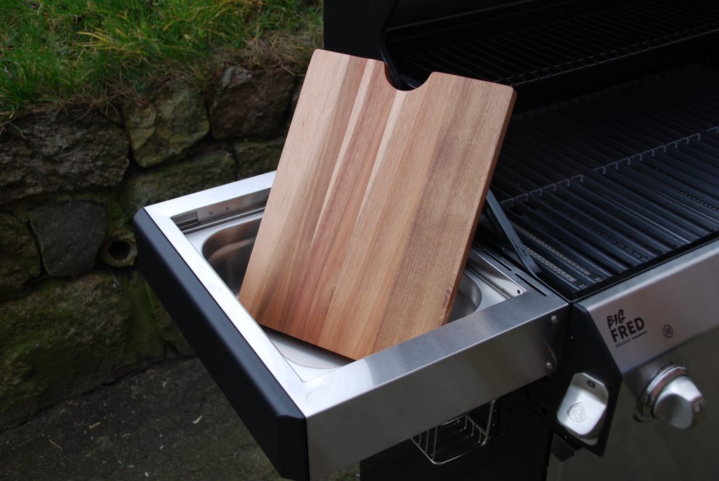 Burnhard Big Fred Deulxe Gasgrill Schneidebrett und Foodcontainer