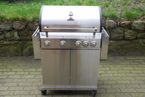 Burnhard Big Fred Deulxe Gasgrill angelegte Seitenablagen