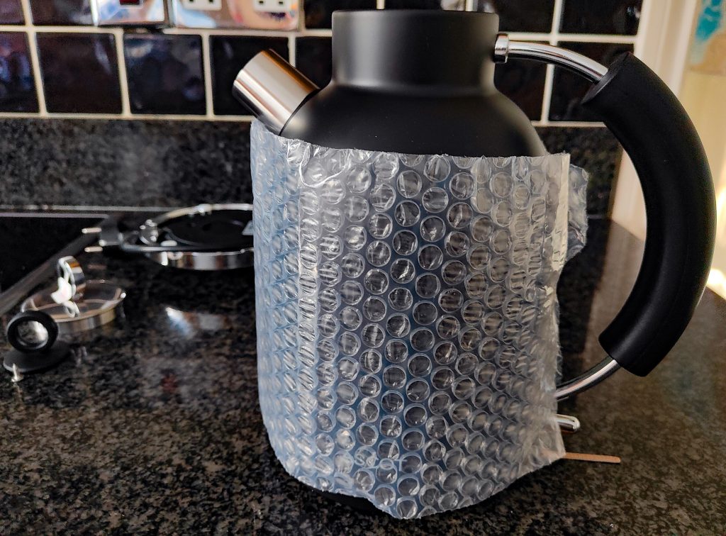 Ascot Edelstahl-Wasserkocher verpackt