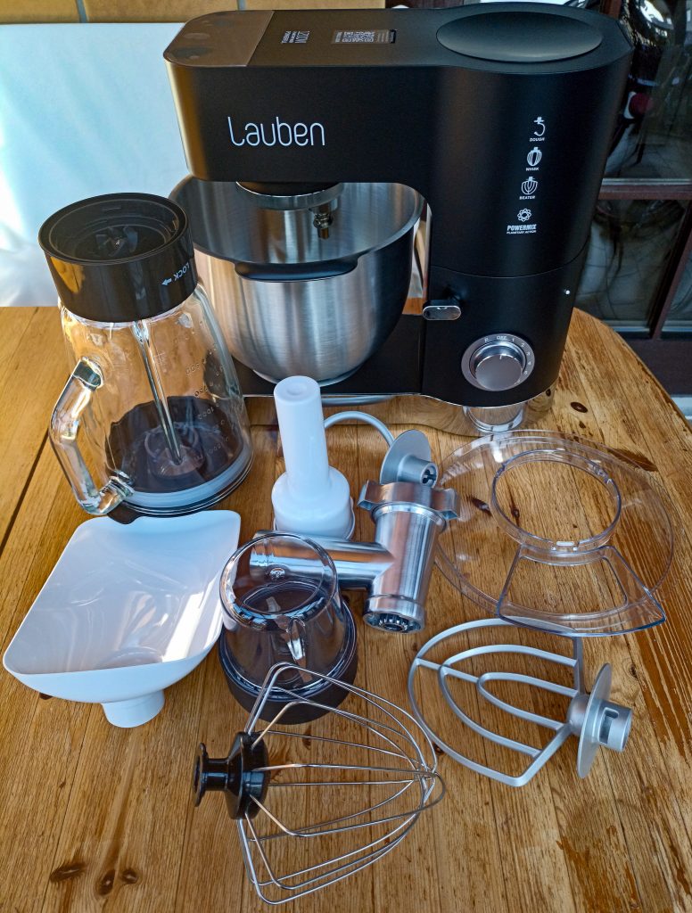 Lauben 1200BC Küchenmaschine Lieferumfang ausgepackt