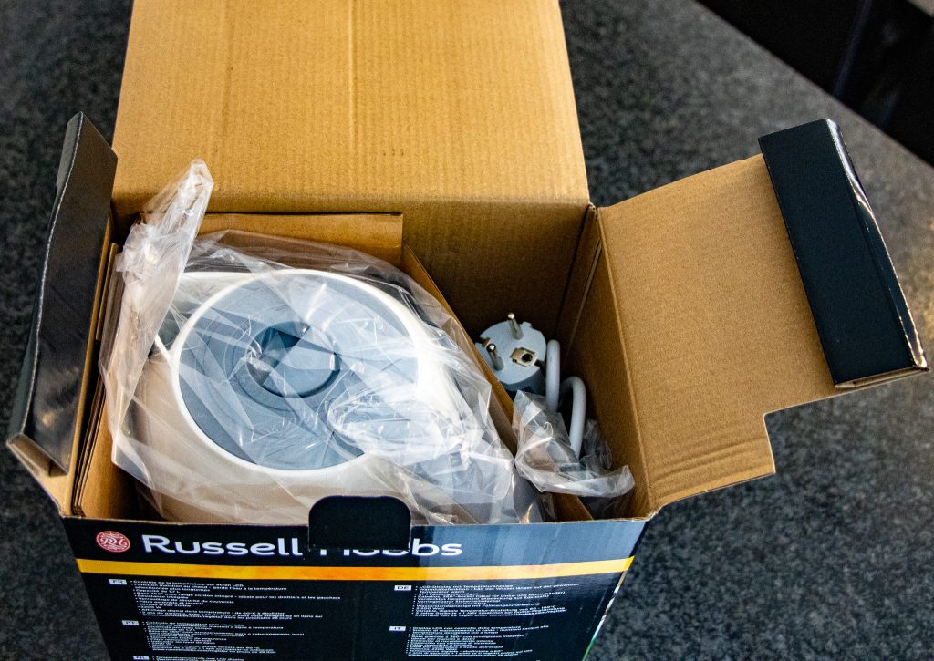 Russell Hobbs Precision Wasserkocher Verpackung geöffnet