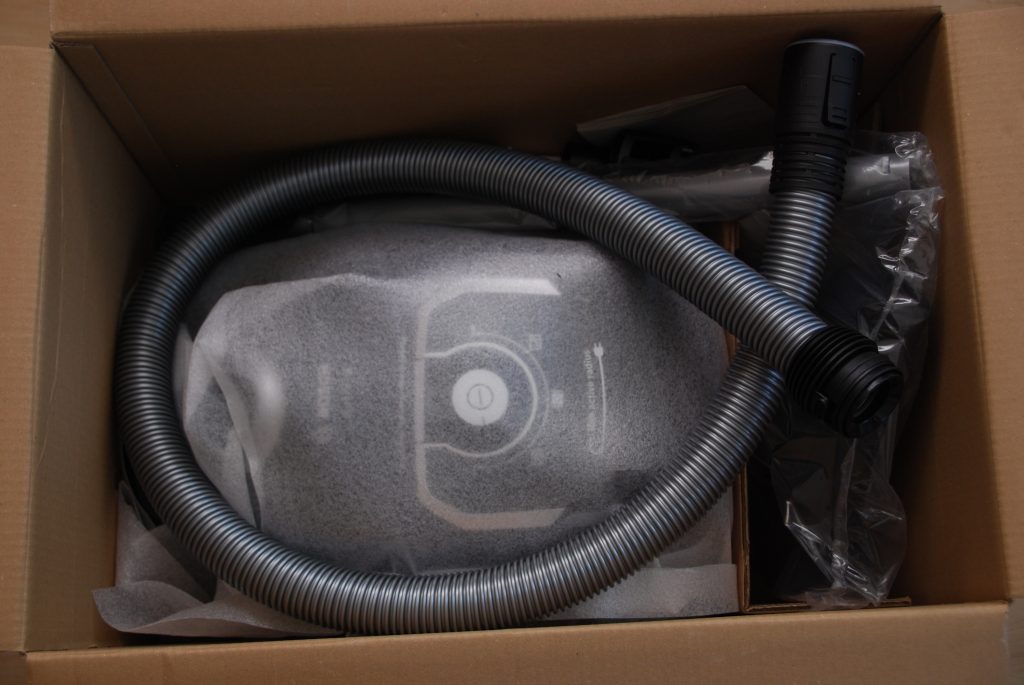 Bosch Serie 8 Staubsauger Karton innen