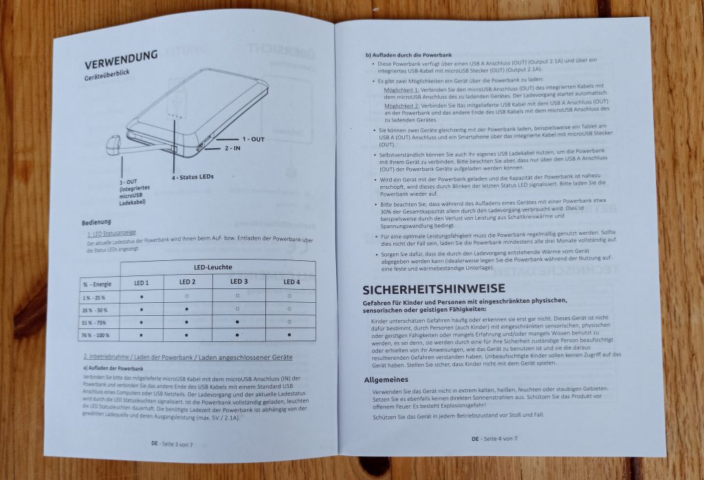 Intenso S10000 Powerbank Anleitung aufgeschlagen