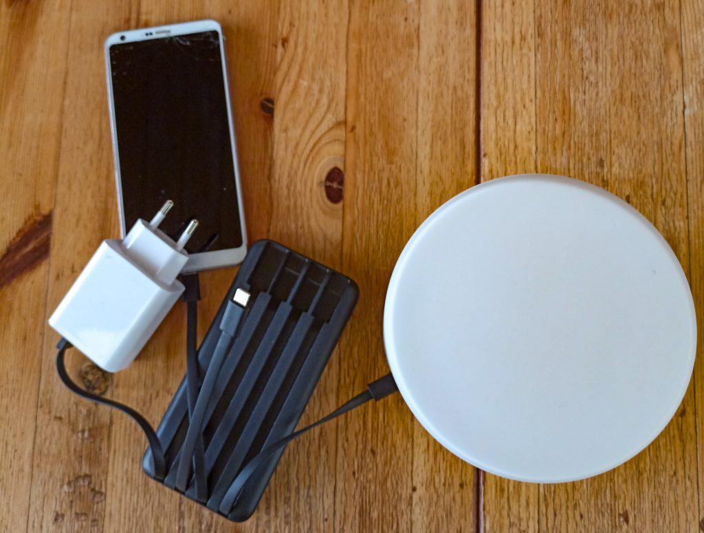 Charmast Powerbank zwei Geräte und Ladegerät