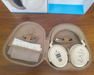 Sennheiser MOMENTUM 4 Wireless Over-Ear-Kopfhörer in der Tasche