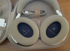 Sennheiser MOMENTUM 4 Wireless Over-Ear-Kopfhörer von innen
