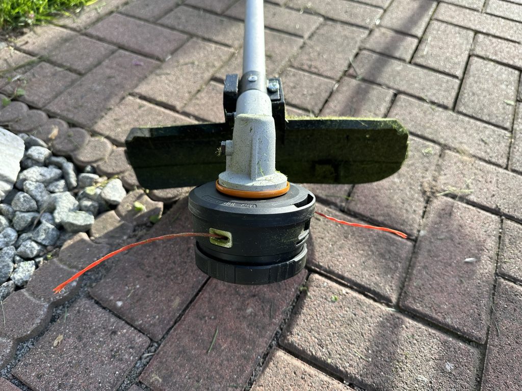 WORX-NITRO-WG186E-rasentrimmer-sense-nach-test