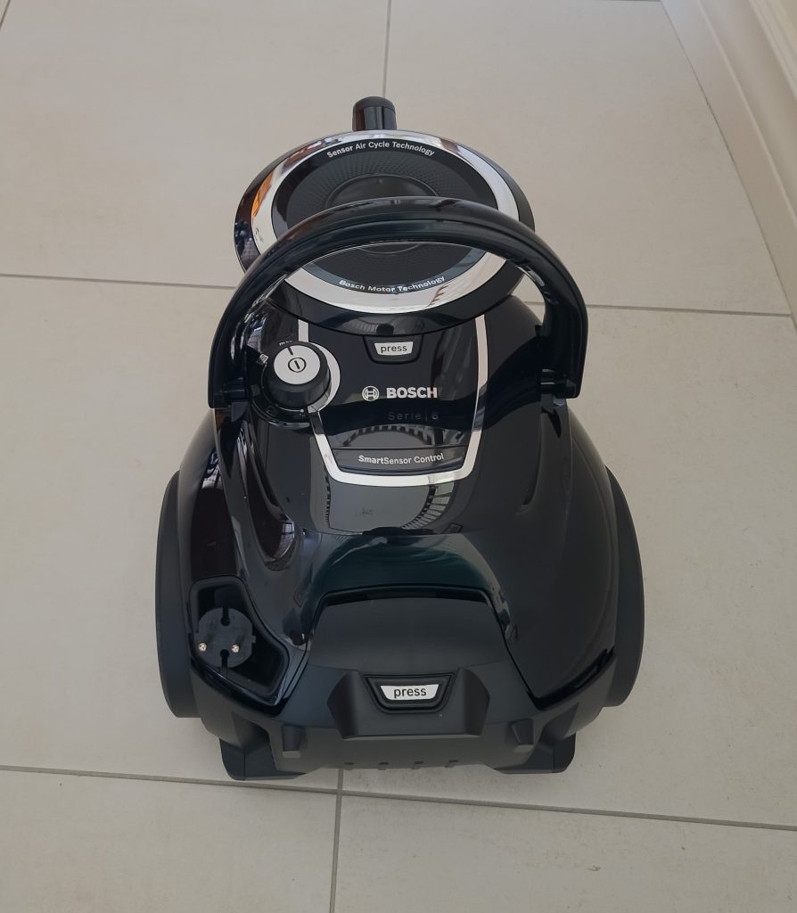 Bosch Serie 6 BGC41XSIL Staubsauger Gerätekörper
