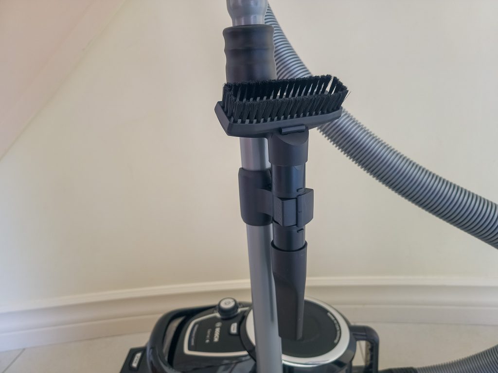 Bosch Serie 6 BGC41XSIL Staubsauger Halterung