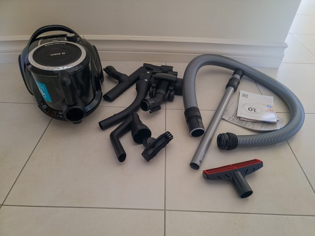 Bosch Serie 6 BGC41XSIL Staubsauger Lieferumfang