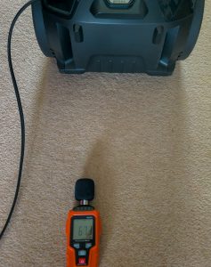Bosch Serie 6 BGC41XSIL Staubsauger Messung Dezibel