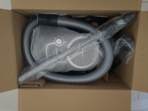 Bosch Serie 6 BGC41XSIL Staubsauger Verpackung geöffnet