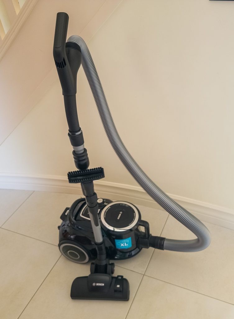 Bosch Serie 6 BGC41XSIL Staubsauger komplett
