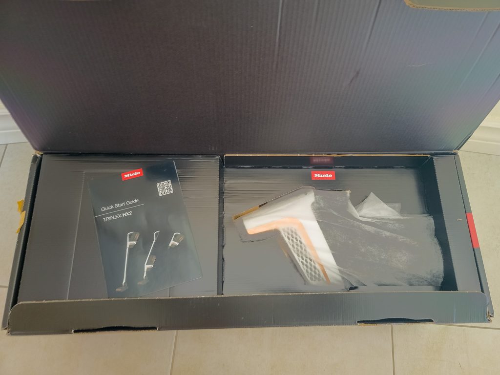 Miele Triflex HX2 Akku-Staubsauger Verpackung geöffnet