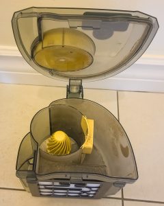 Philips XB212509 Staubsauger Serie 2000 Behälter nach Benutzung