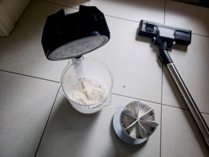 Rowenta RO4825 Compact Power XXL Staubsauger Mehltest