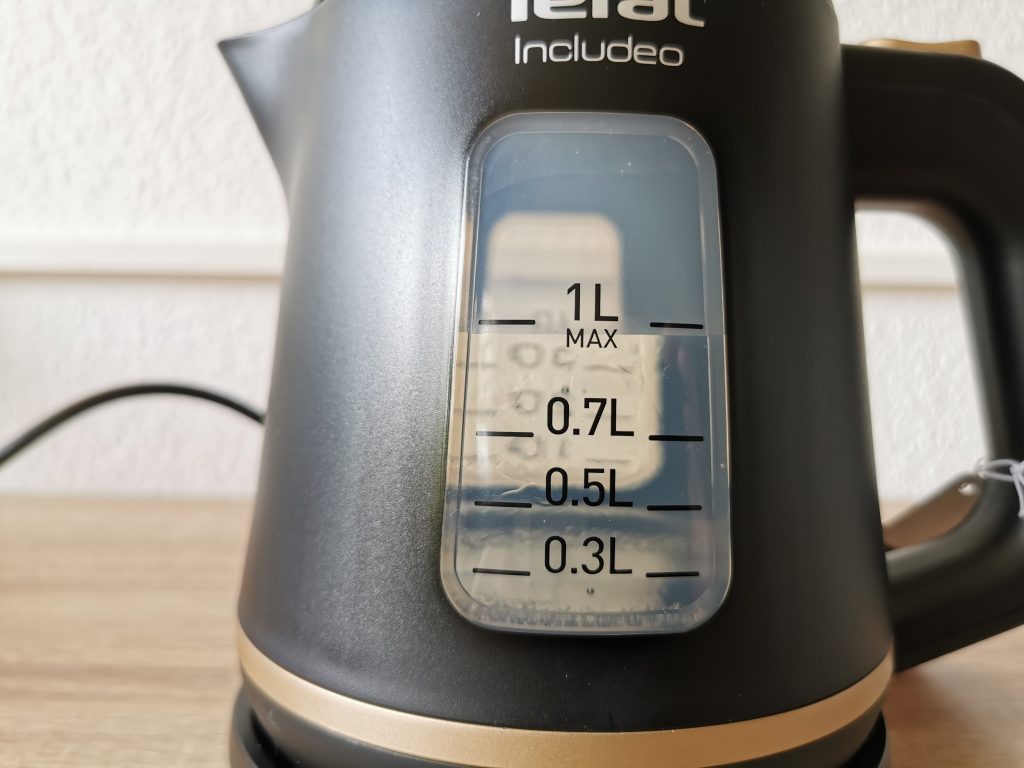 Tefal Includeo Wasserkocher mit Wasser