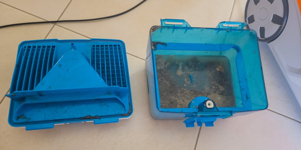 Thomas Pet and Family Aqua+ Staub- und Waschsauger Behälter nach Benutzung