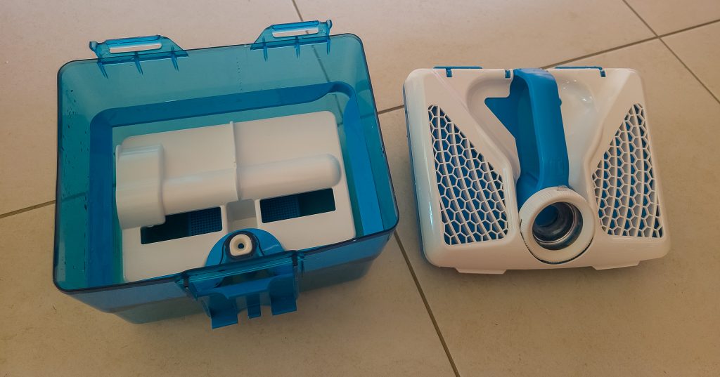 Thomas Pet and Family Aqua+ Staub- und Waschsauger Tank geöffnet