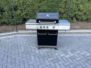 Grillfürst G310E Gasgrill aufgebaut Frontansicht