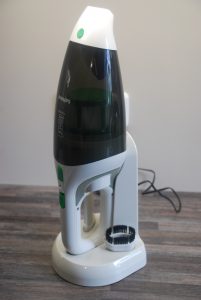 Philips MiniVac Handstaubsauger in Station
