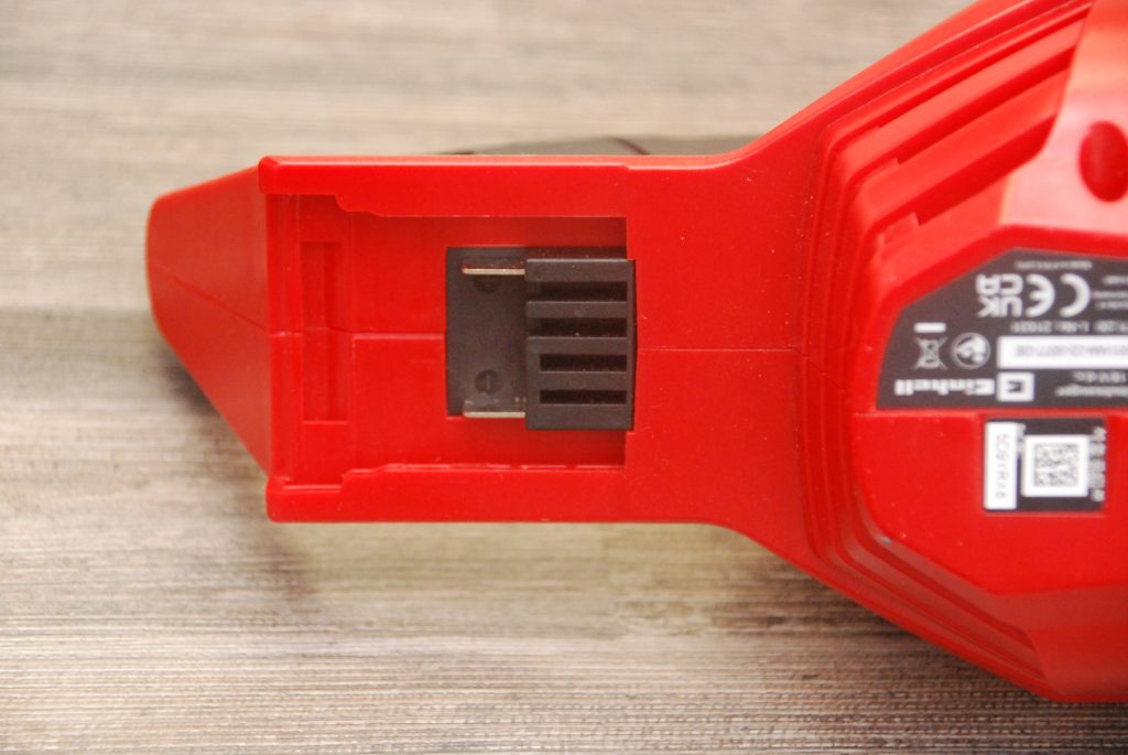 Einhell TE-VC 18 Li Handstaubsauger Akkuanschluss