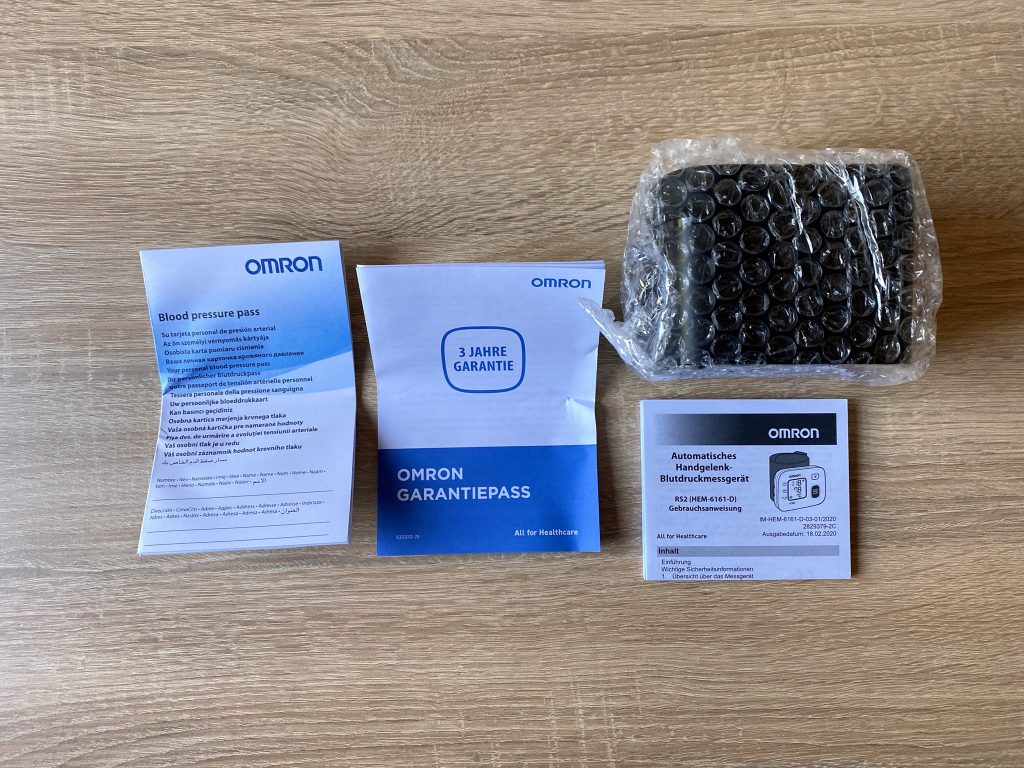Omron RS 2 Blutdruckmessgrät ausgepackt 1