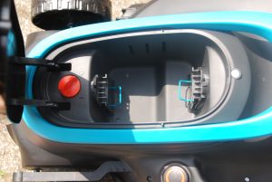 Gardena PowerMax 37-36V P4A Akku-Rasenmäher Akkufach