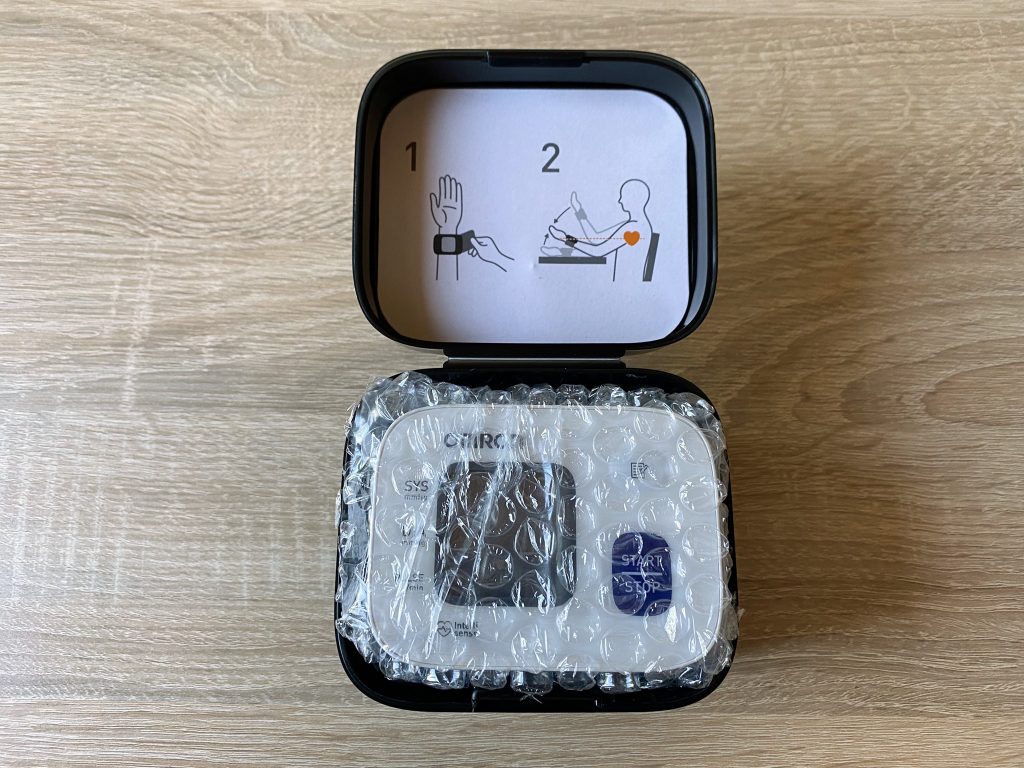 Omron RS 2 Blutdruckmessgrät in der Aufbewahrungsbox