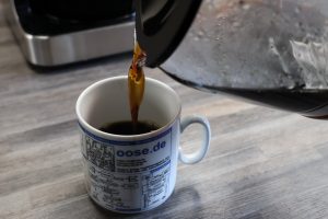 Braun PurAroma 7 Kaffeemaschine Kaffee einschenken