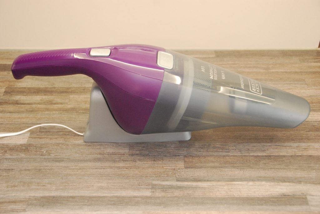Black und Decker Dustbuster in Ladeschale
