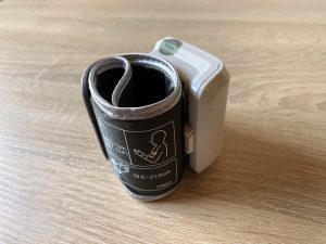 Boso Medistar+ Blutdruckmessgerät Seitenansicht