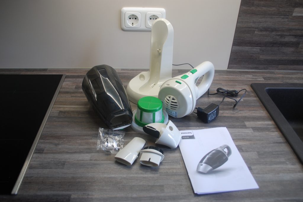 Philips MiniVac Handstaubsauger mit allem