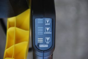 08 Kärcher K2 Akku-Hochdruckreiniger Anzeige am Griff