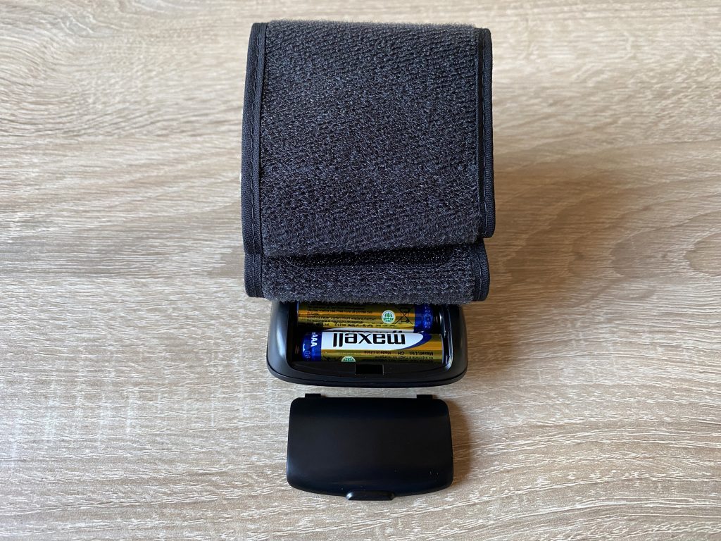 Omron RS7 Intelli IT Blutdruckmessgerät Batterien