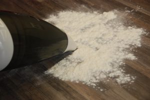 Philips MiniVac Handstaubsauger Mehltest