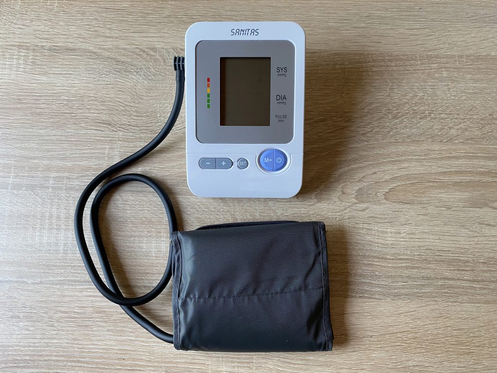Sanitas SBM 21 Blutdruckmessgerät mit Manschette
