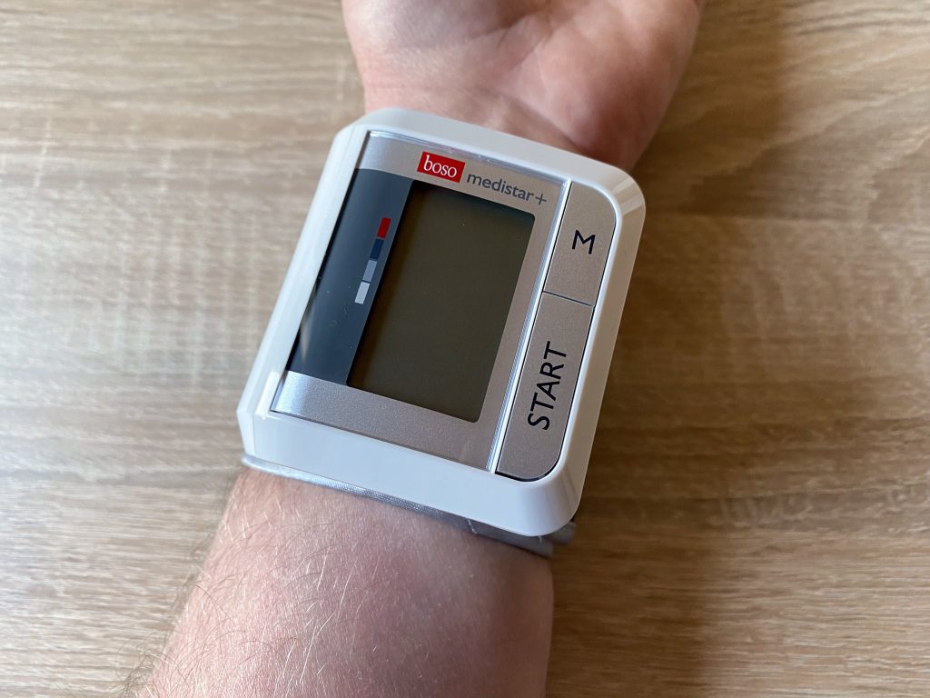 Boso Medistar+ Blutdruckmessgerät am Hangelenk