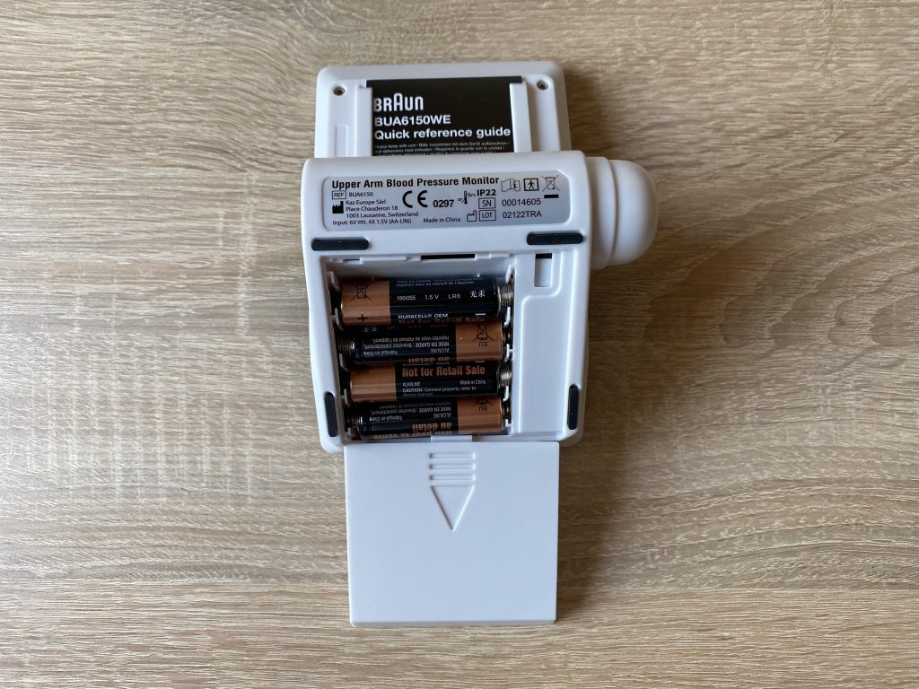 Braun ExactFit 3 Blutdruckmessgerät Batterien