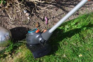 Gardena ComfortCut 23-18 Akku-Rasentrimmer Rasenkante Metall