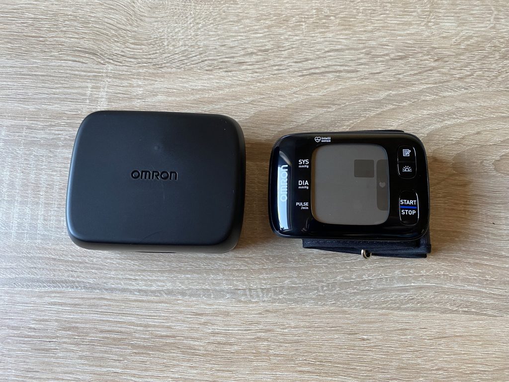 Omron RS7 Intelli IT Blutdruckmessgerät mit Aufbewahrungsbox