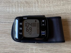 Omron RS7 Intelli IT Blutdruckmessgerät Anzeige Messwerte Mittelwert