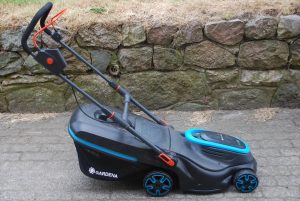 Gardena PowerMax 37-36V P4A Akku-Rasenmäher aufgebaut
