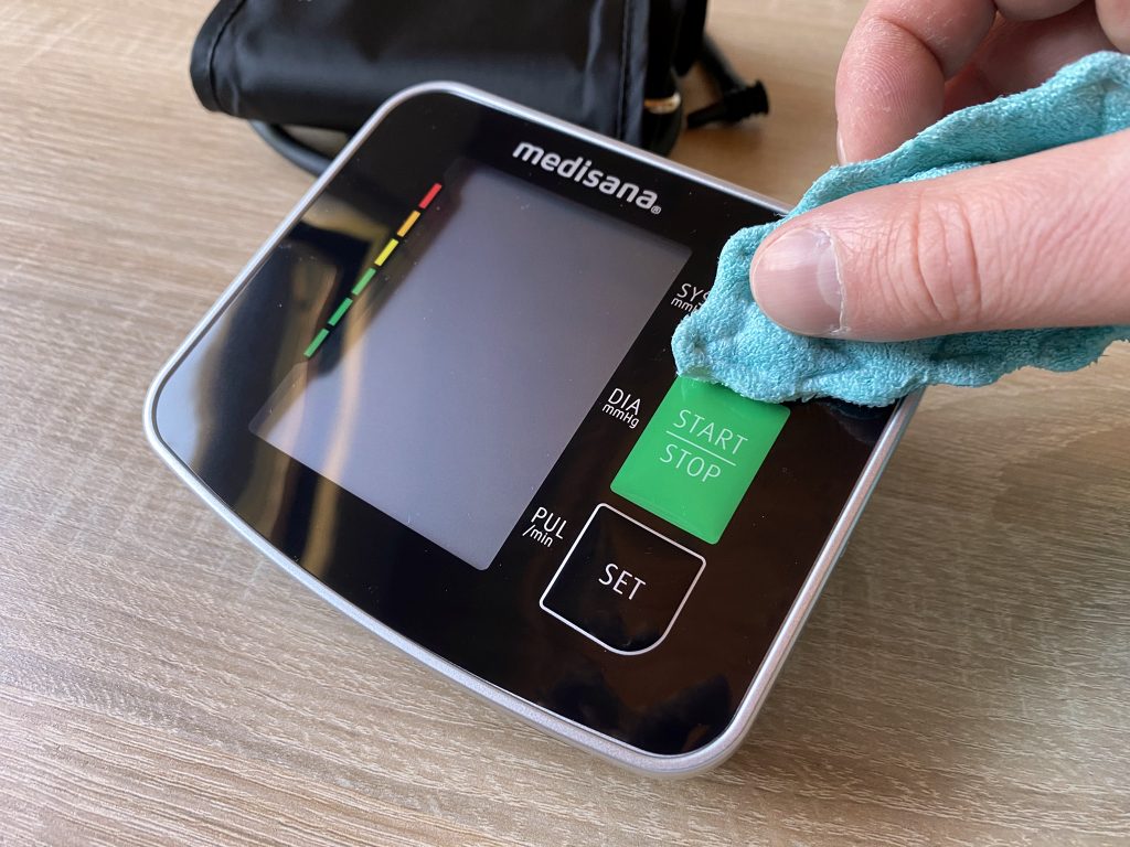 Medisana BU 516 Blutdruckmessgerät Reingung Gerät