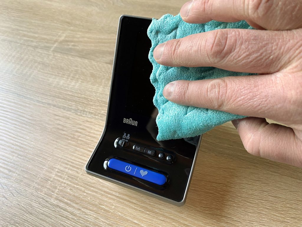 Braun ExactFit 3 Blutdruckmessgerät Reingung Gerät