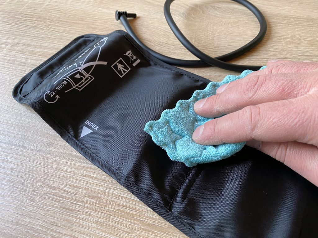Medisana BU 516 Blutdruckmessgerät Reinigung Manschette