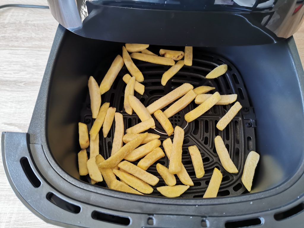 Amazon Basics Heißluftfritteuse Pommes garen