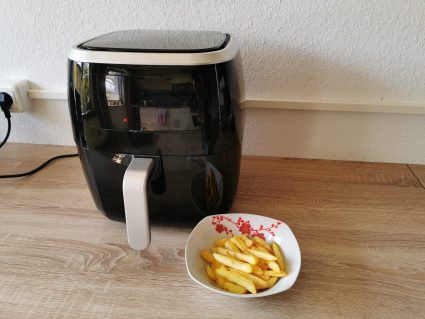 Amazon Basics Heißluftfritteuse Pommes gegart
