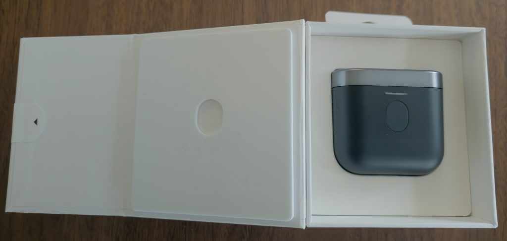 Bowers & Wilkins Pi7 S2 In-Ear-Bluetooth-Kopfhörer geöffnete Verpackung