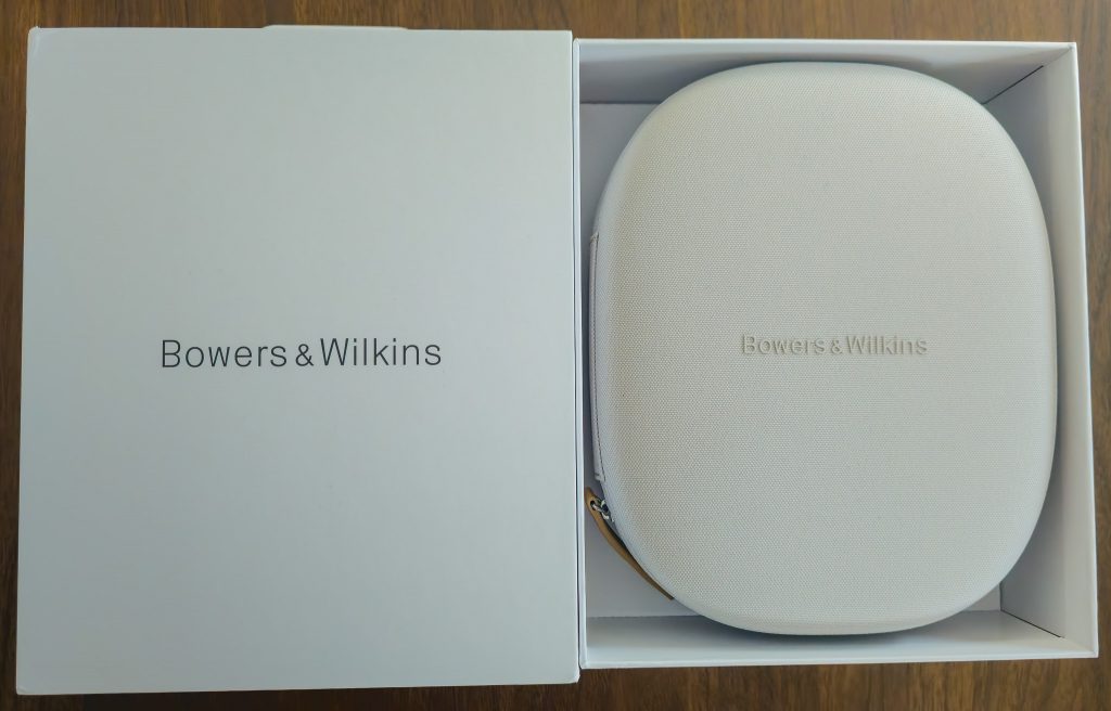 Bowers & Wilkins Px8 Over-Ear-Kopfhörer mit Aufbewahrungstasche in Verpackung